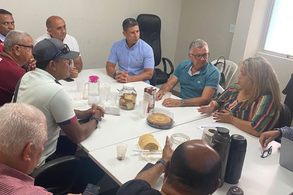 SindSaúde participa de reunião sobre ponto digital