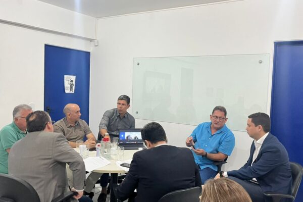 Sindsaúde Maceió cobra transparência sobre investimentos do Iprev em reunião com novo diretor-presidente